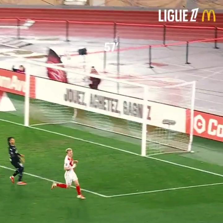 DB视讯官网枪手900万卖出❗22岁中锋比雷斯14天法甲两戴帽🎩现身价1300万