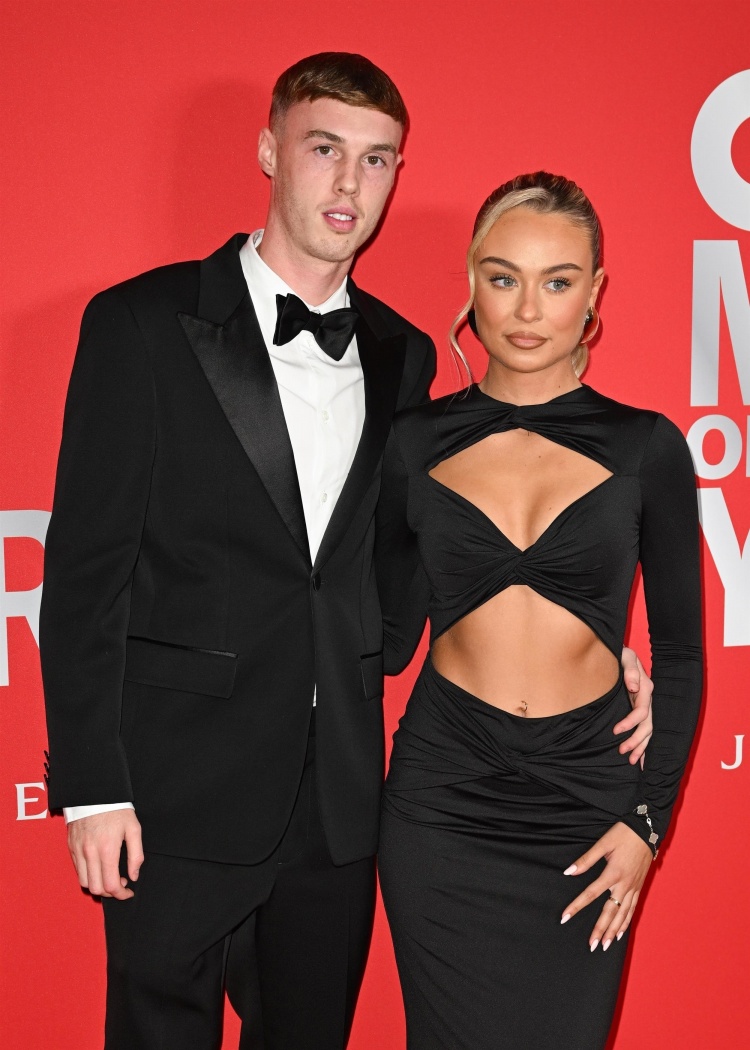 DB真人旗舰帕尔默女友:我们17岁的时候认识的,他可能很早就看上我了💕