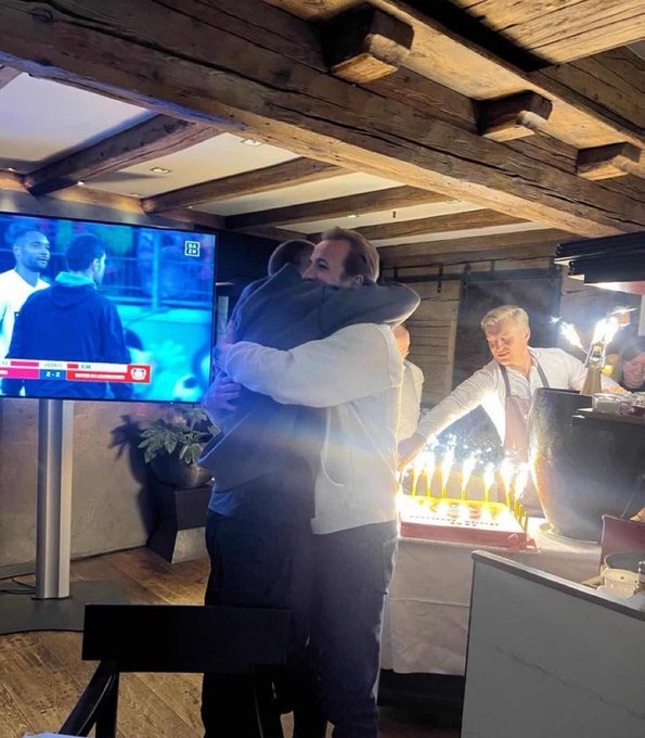 DB视讯官方登录入口拜仁CEO：凯恩证明他可以夺冠 祝贺球队和孔帕尼教练组